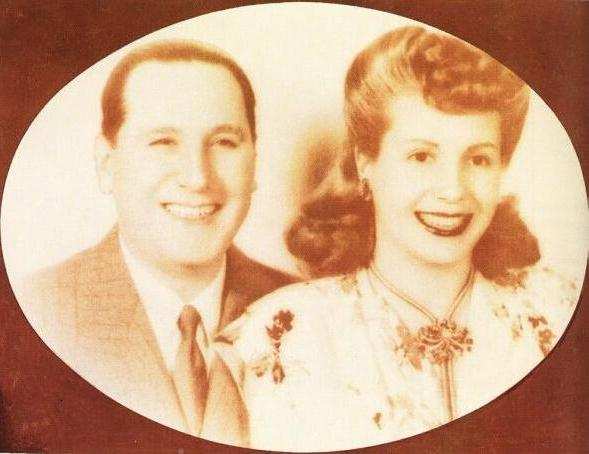 Foto de casamiento de los esposos Don Juan Domingo Perón Sosa Toledo y Doña María Eva Duarte Ibarguren. Octubre de 1945