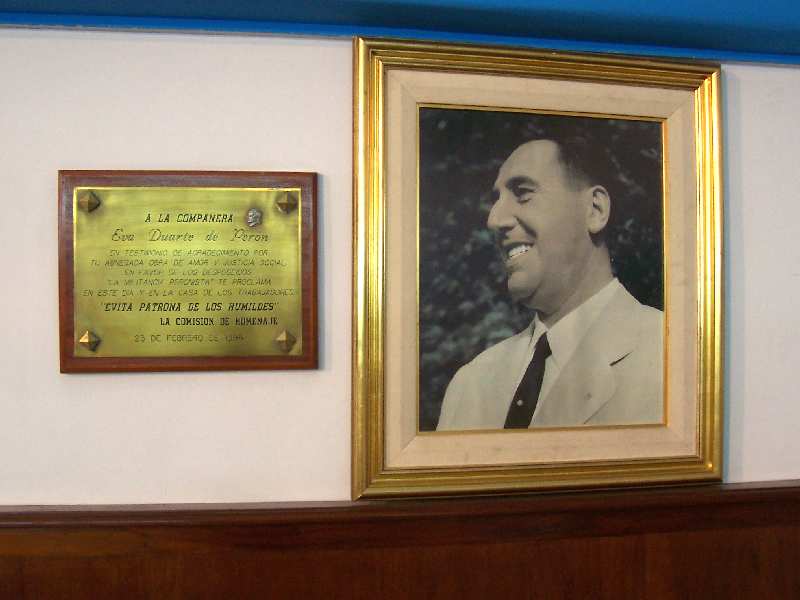 PASEO POR BUENOS AIRES RECORDANDO A EVITA